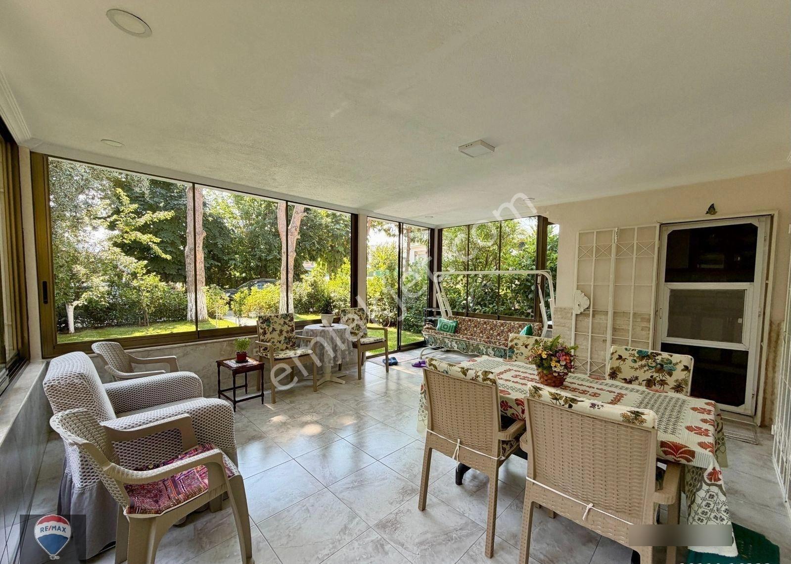 Batı Yakası Sitesi'nde Havuzlu, Kış Bahçeli, Geniş Bahçeli 4+1 Lüks Villa - Görsel 21