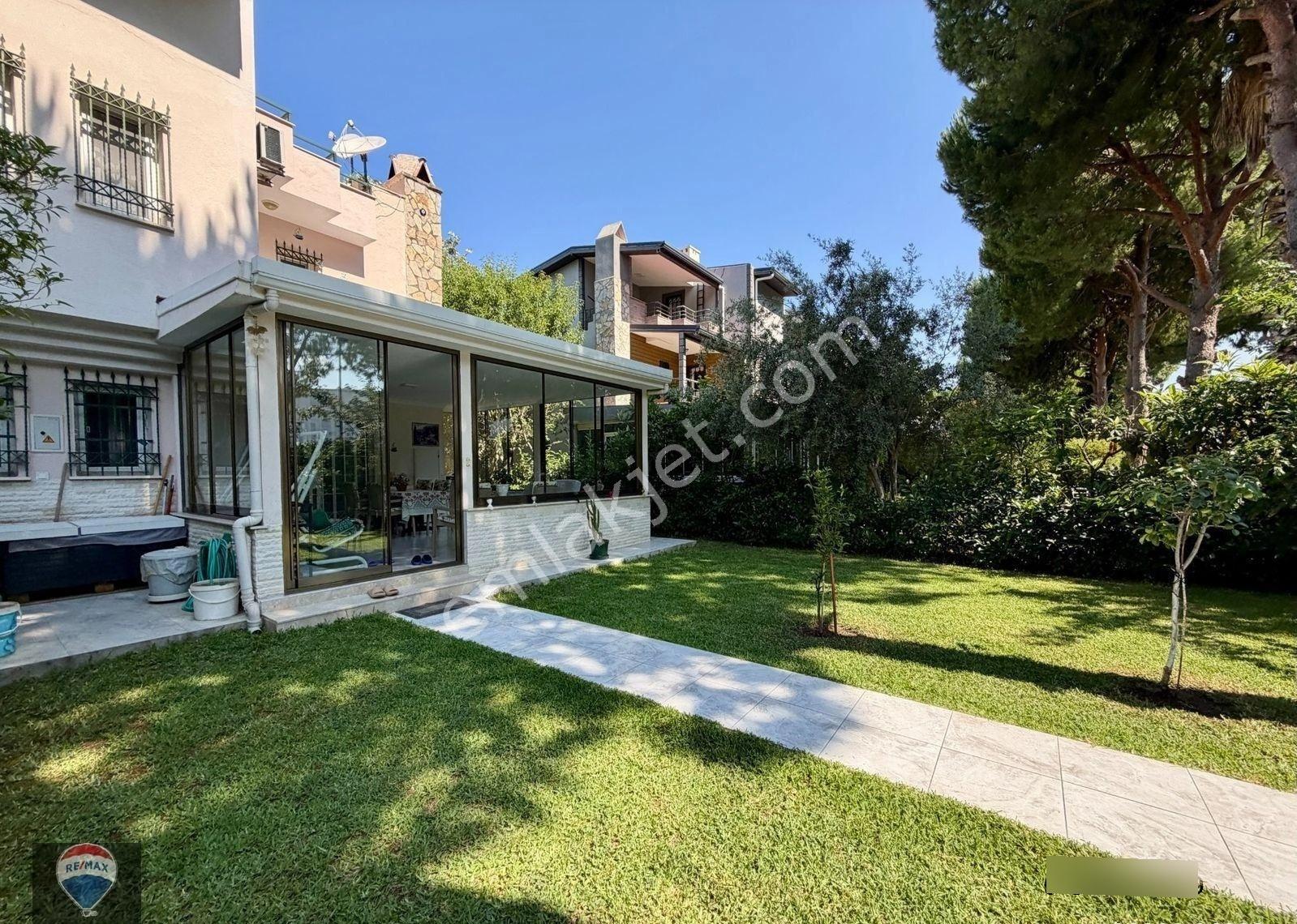 Batı Yakası Sitesi'nde Havuzlu, Kış Bahçeli, Geniş Bahçeli 4+1 Lüks Villa - Görsel 30