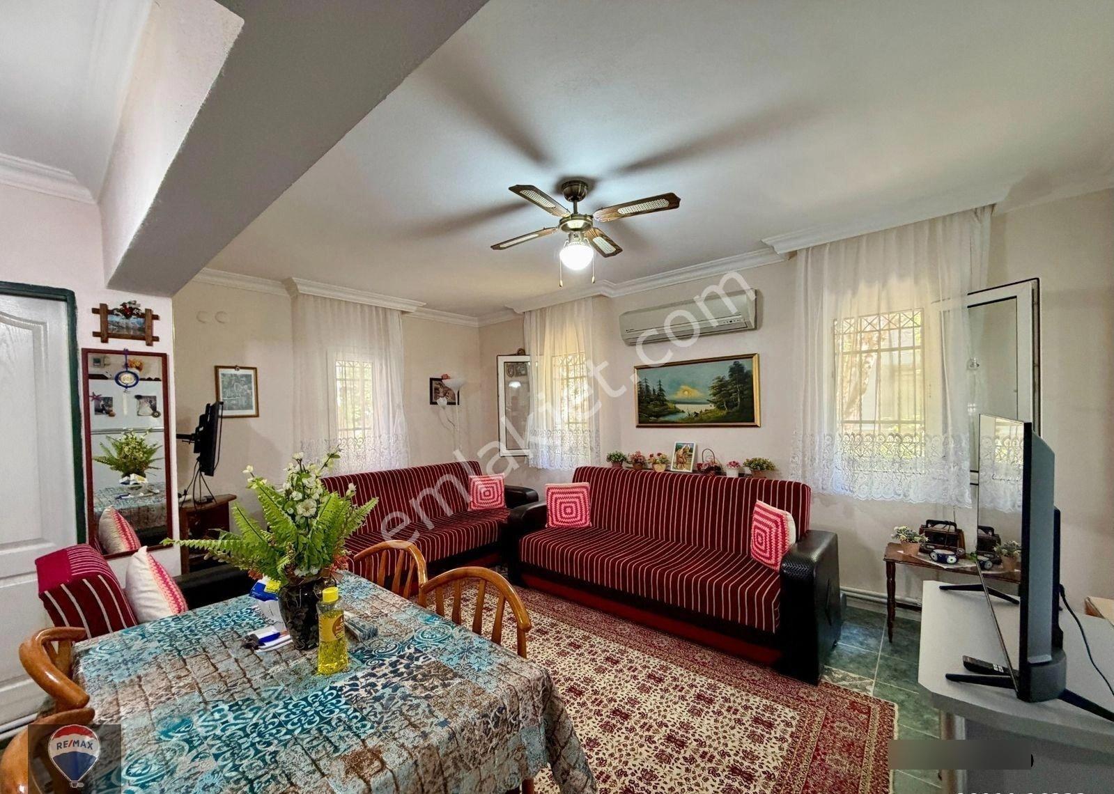 Batı Yakası Sitesi'nde Havuzlu, Kış Bahçeli, Geniş Bahçeli 4+1 Lüks Villa - Görsel 23