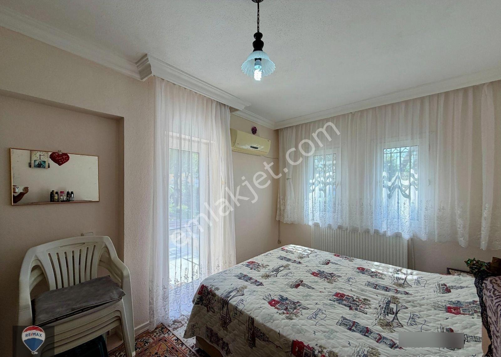 Batı Yakası Sitesi'nde Havuzlu, Kış Bahçeli, Geniş Bahçeli 4+1 Lüks Villa - Görsel 33