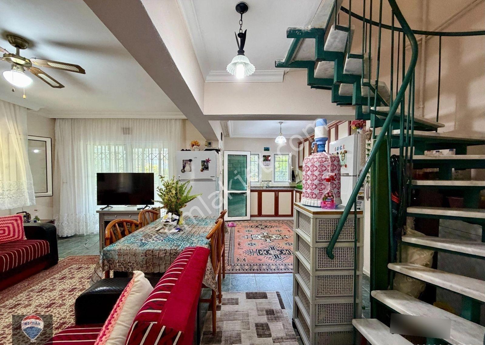 Batı Yakası Sitesi'nde Havuzlu, Kış Bahçeli, Geniş Bahçeli 4+1 Lüks Villa - Görsel 22