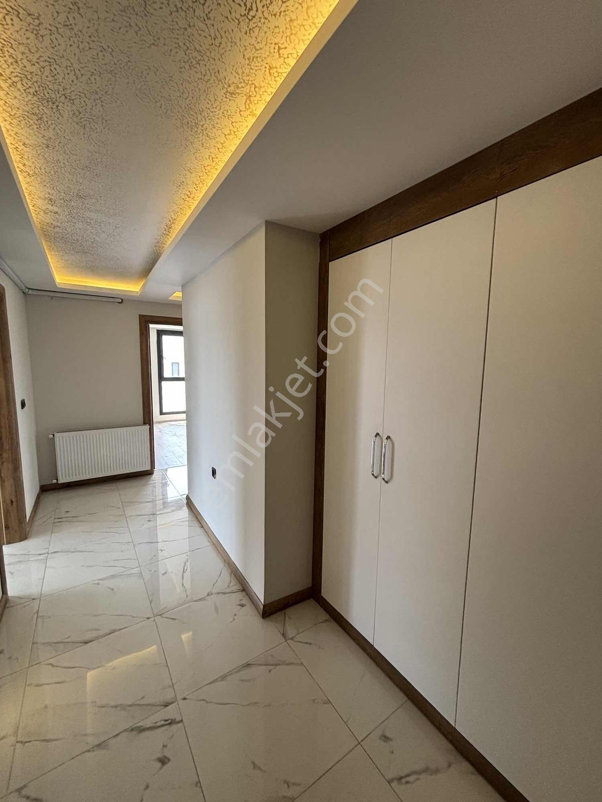 Kuşadasında 3+1 Havuzlu Site İçerisinde Geniş Kullanımlı Daire - Görsel 10