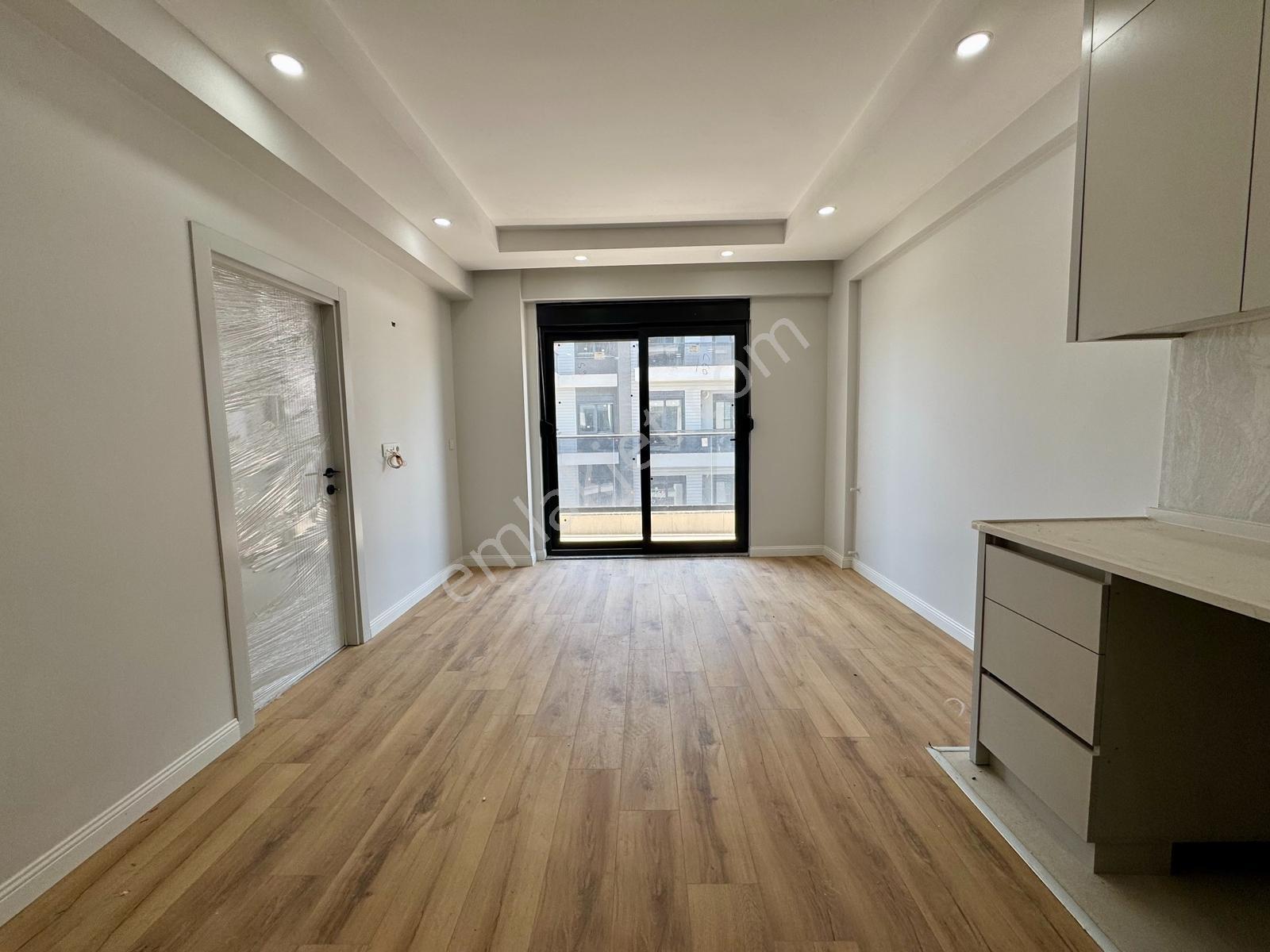 Şehir Hastanesi Yakını Havuzlu Kapalı Otoparklı Sitede 1+1 - Görsel 17