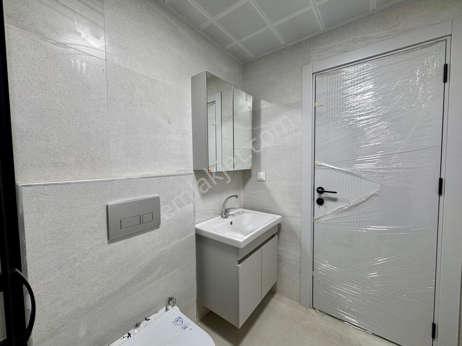 Şehir Hastanesi Yakını Havuzlu Kapalı Otoparklı Sitede 1+1 - Görsel 14