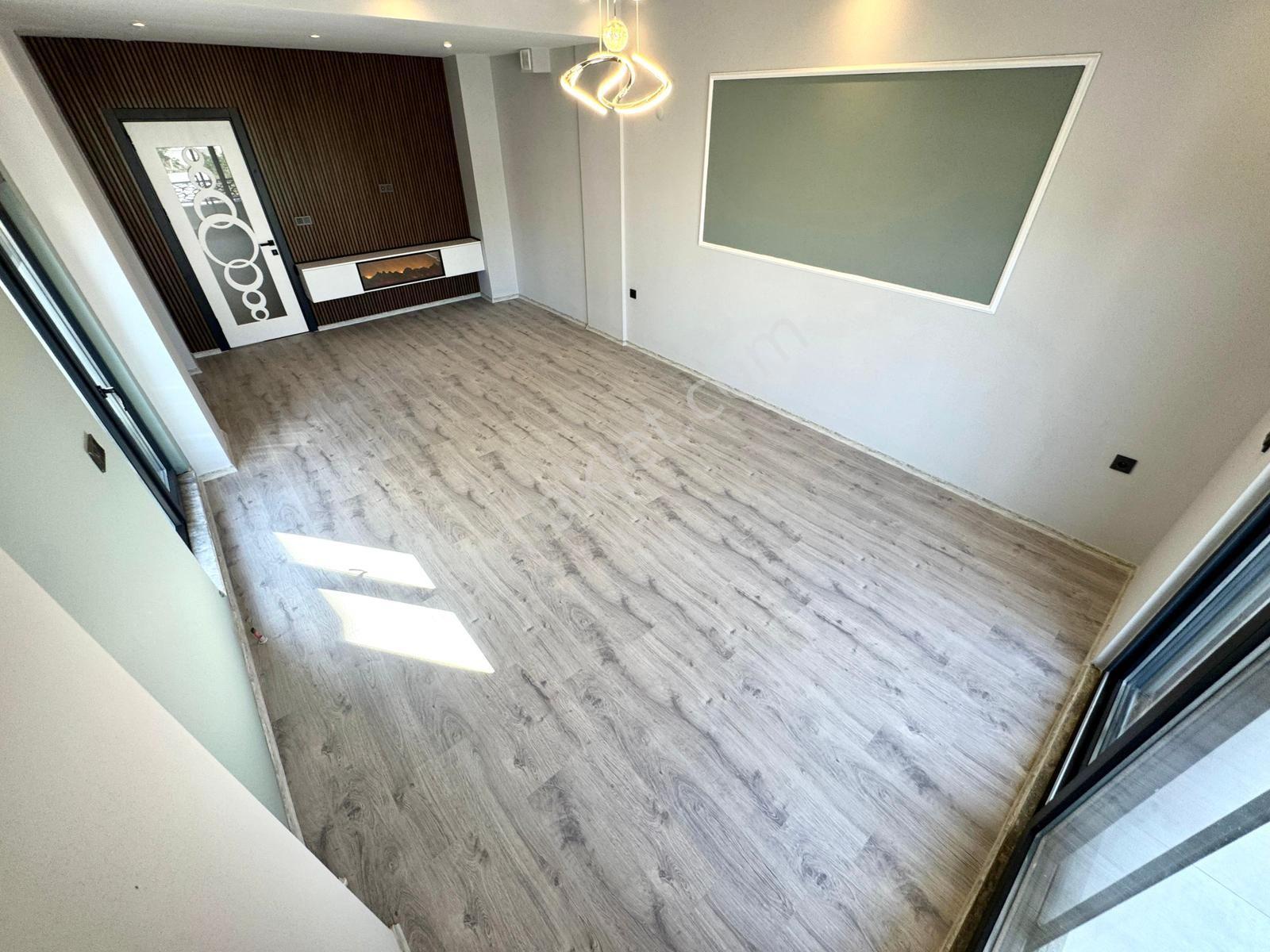 Referans'tan Zeytinli'de Doğa Manzaralı Ön Cephe Modern Tasarımlı 4+1 Villa - Görsel 3