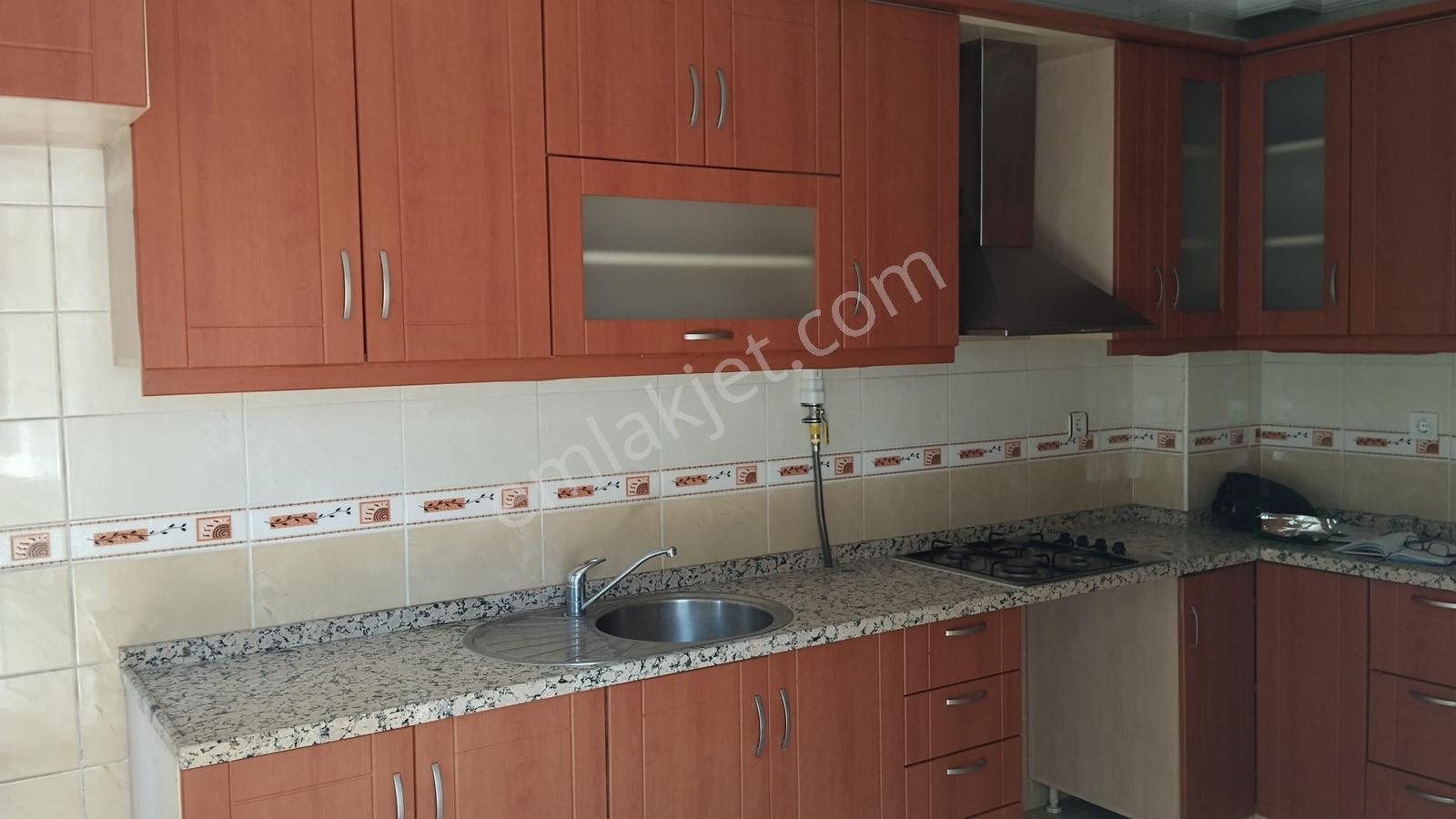 Ayvalık 150evler Mahallesi'nde 3+1 Kiralık Daire - Görsel 2
