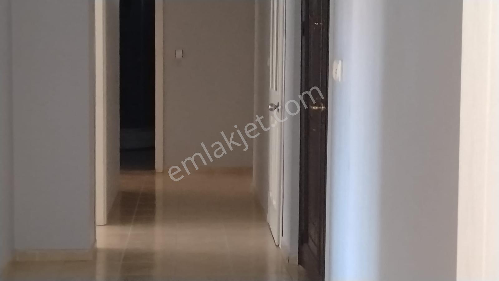 Ayvalık 150evler Mahallesi'nde 3+1 Kiralık Daire - Görsel 5