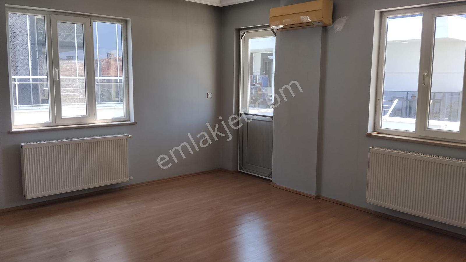 Ayvalık 150evler Mahallesi'nde 3+1 Kiralık Daire - Görsel 16