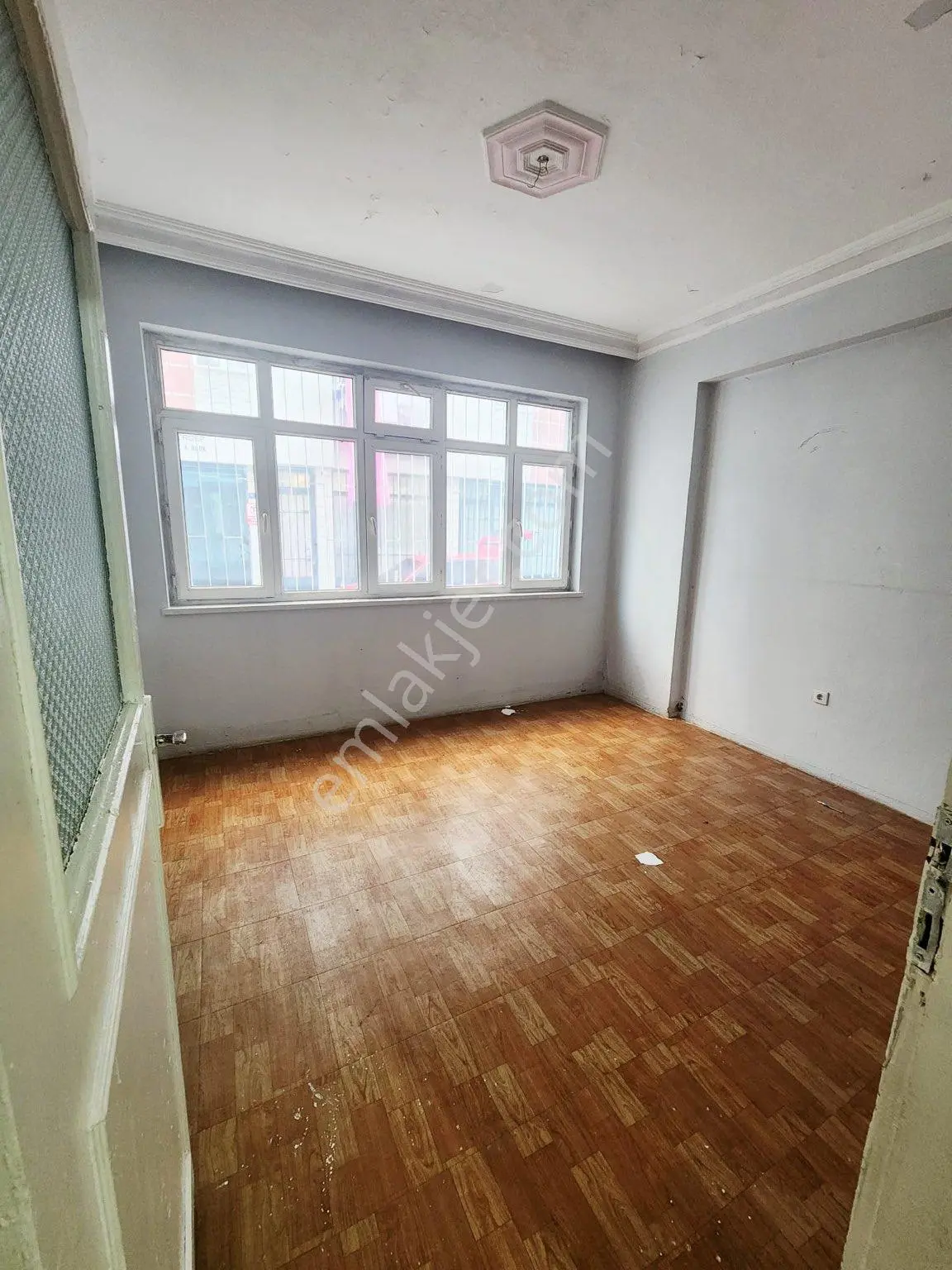 Yeni Dogan Mahallesinde İci Temiz Satılık Daire - Görsel 2