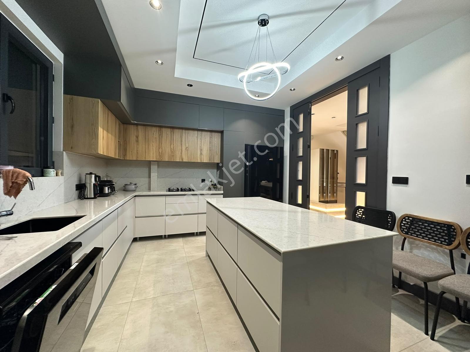 Kartepe Sarımeşe'de Müstakil Havuzlu 6+1 Ultra Lüks Eşyalı Villa - Görsel 8