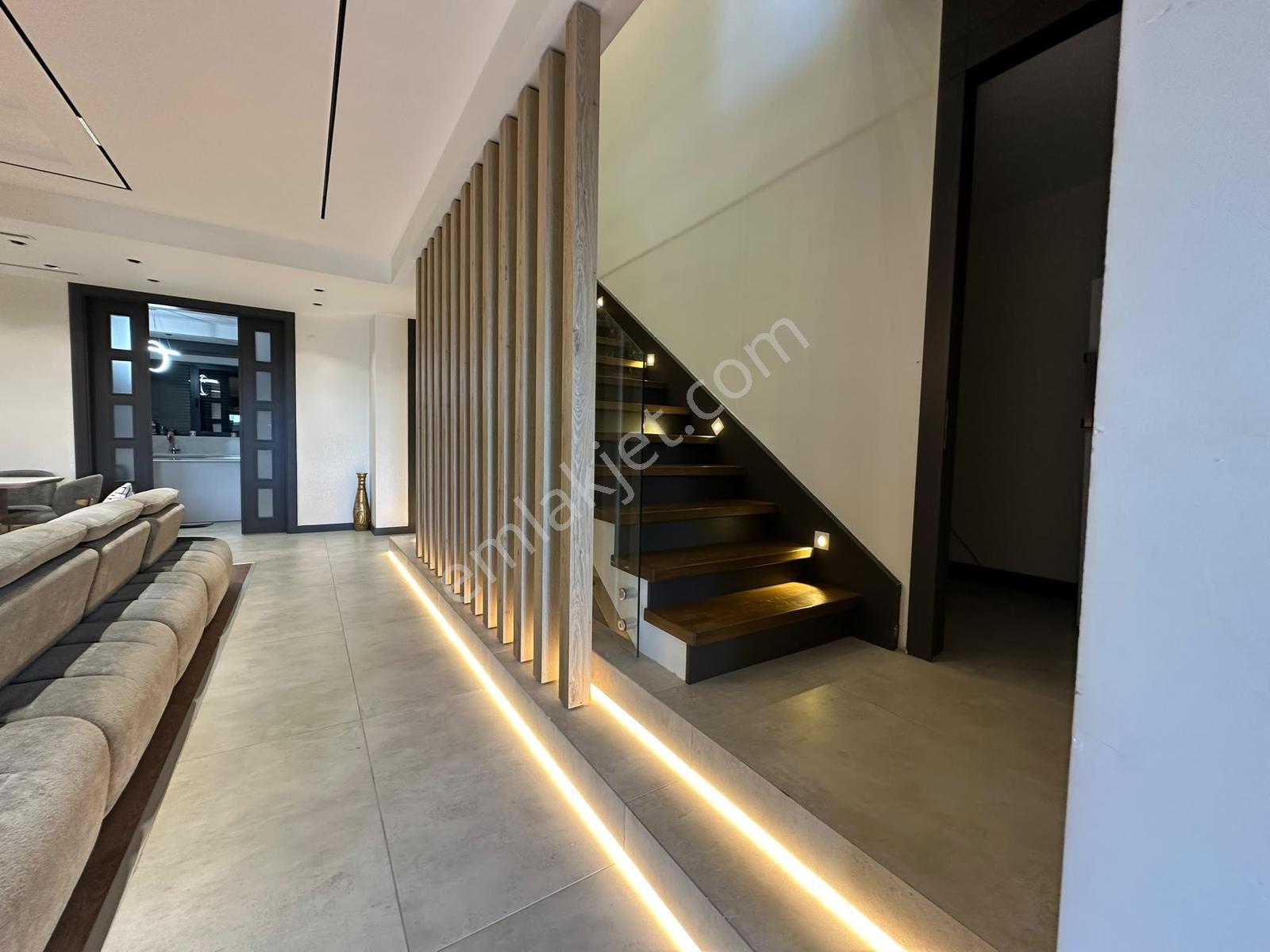 Kartepe Sarımeşe'de Müstakil Havuzlu 6+1 Ultra Lüks Eşyalı Villa - Görsel 6
