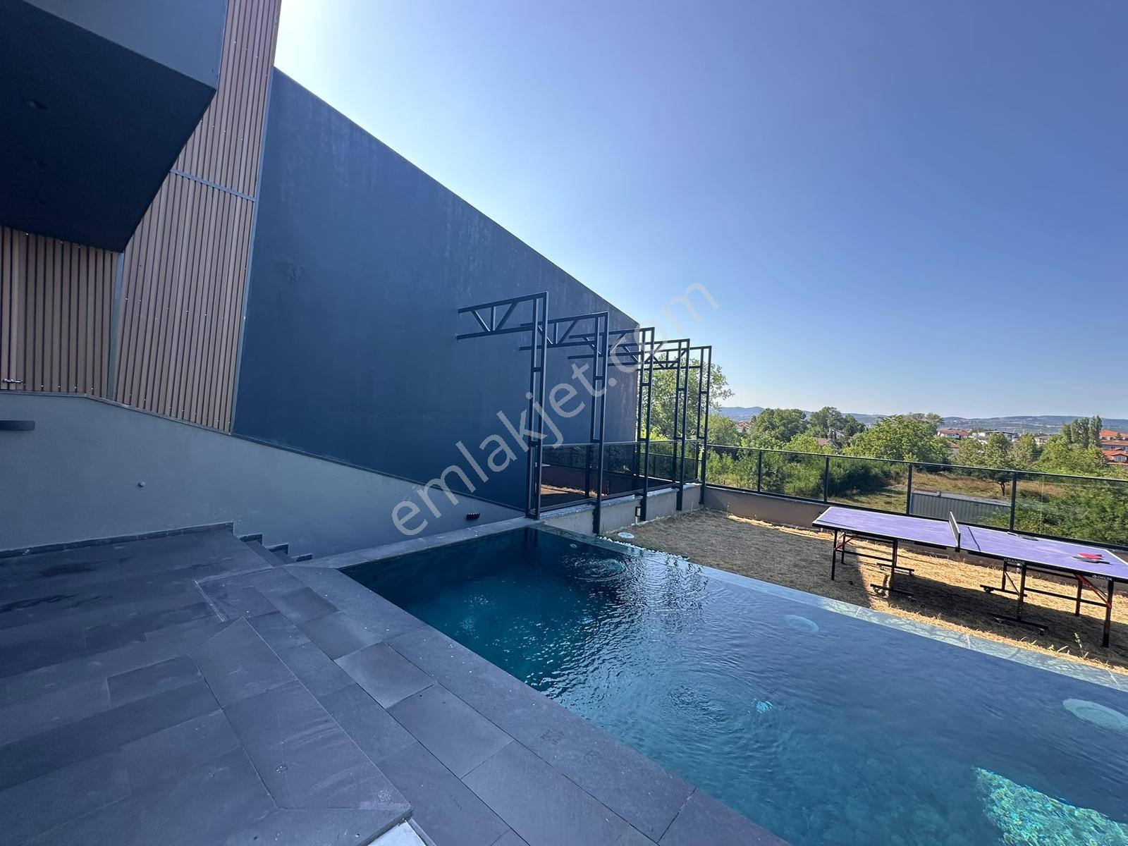 Kartepe Sarımeşe'de Müstakil Havuzlu 6+1 Ultra Lüks Eşyalı Villa - Görsel 2