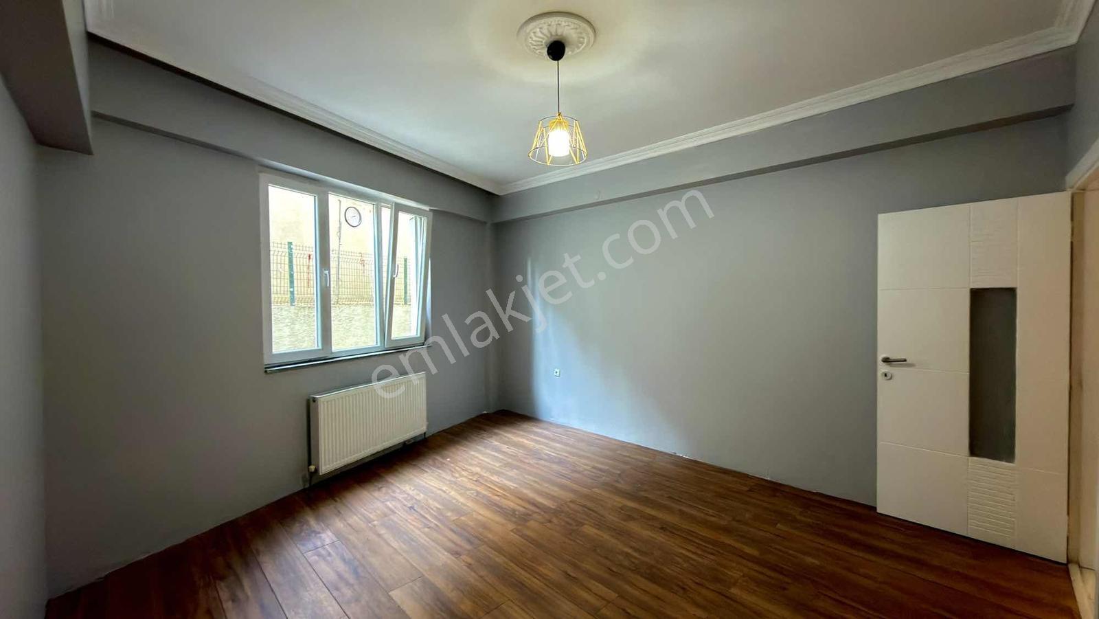 Demirci'de Kiralık 2+1 Bahçeli Daire - Görsel 9