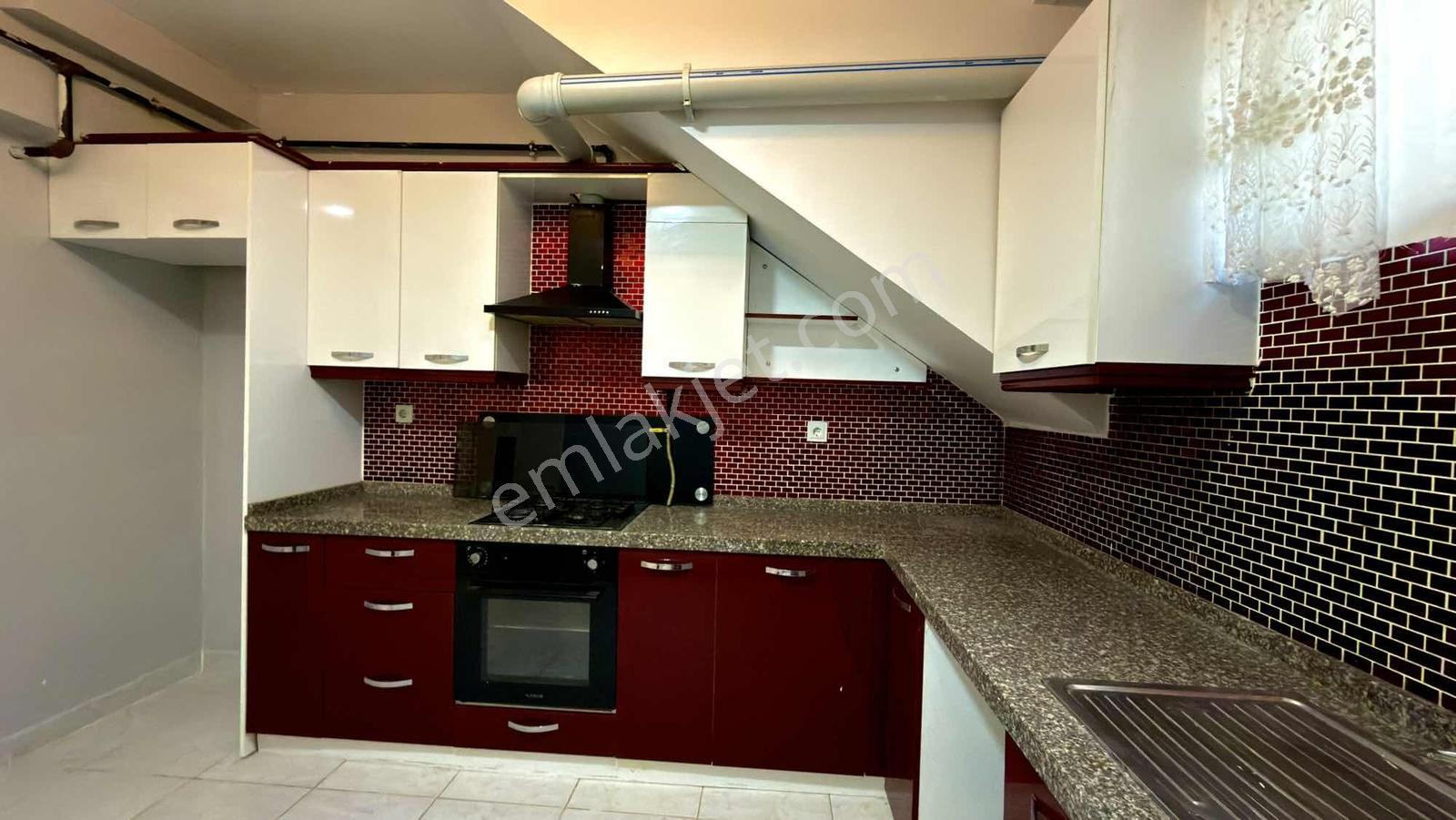 Demirci'de Kiralık 2+1 Bahçeli Daire - Görsel 15