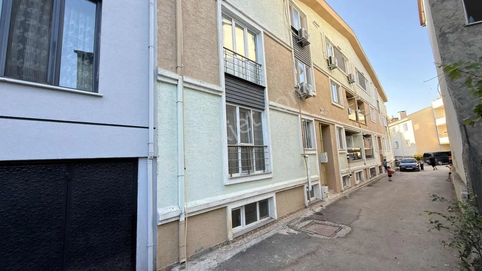 Demirci'de Kiralık 2+1 Bahçeli Daire