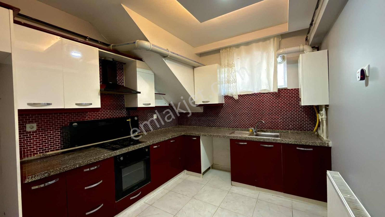 Demirci'de Kiralık 2+1 Bahçeli Daire - Görsel 17