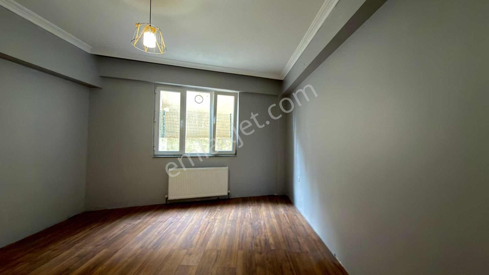 Demirci'de Kiralık 2+1 Bahçeli Daire - Görsel 8