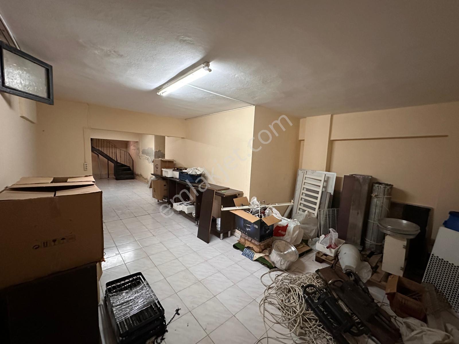 İçerenköy'de 230 M2 Devren Kiralık Şarküteri Depo+ofis+mağaza - Görsel 4