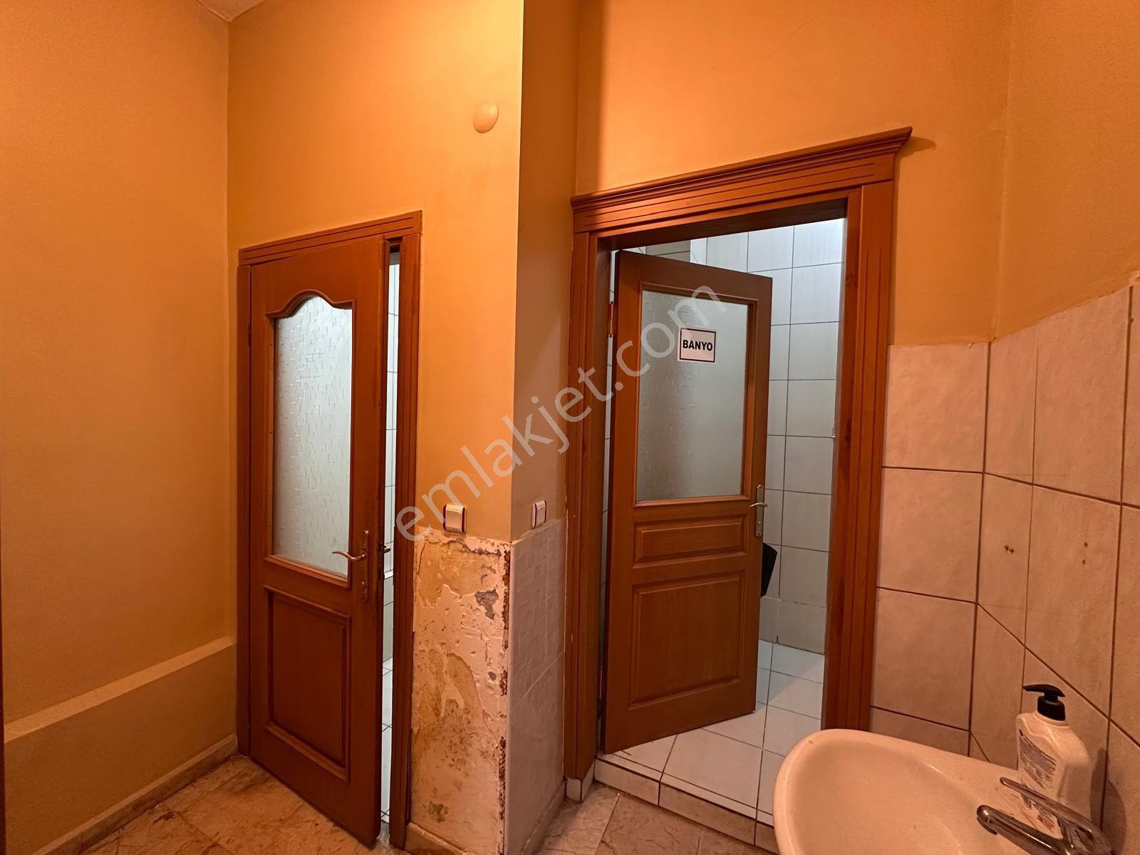 İçerenköy'de 230 M2 Devren Kiralık Şarküteri Depo+ofis+mağaza - Görsel 16