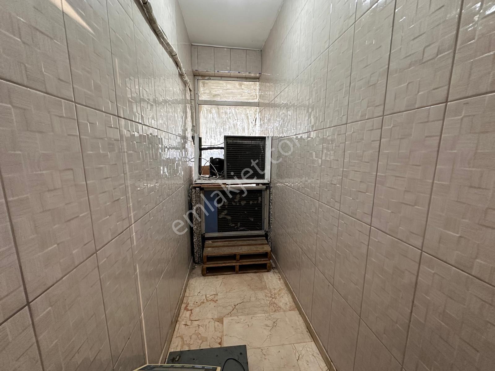 İçerenköy'de 230 M2 Devren Kiralık Şarküteri Depo+ofis+mağaza - Görsel 20