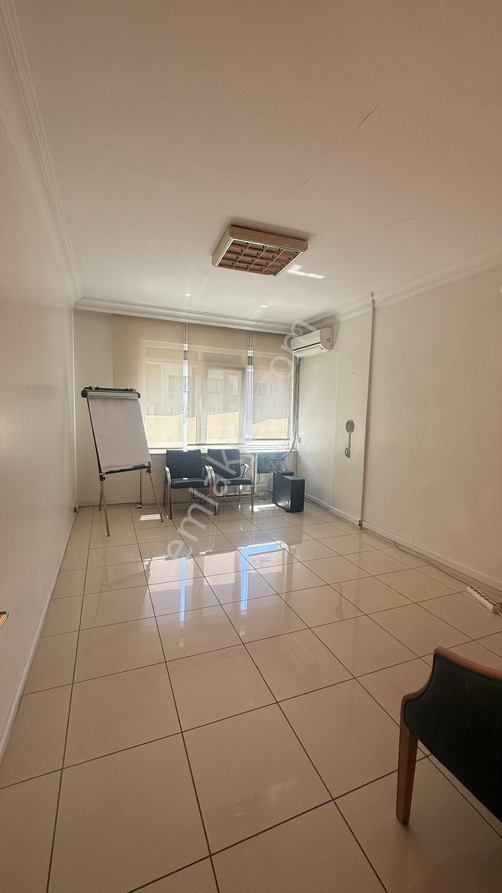 Gayrettepe Akın Sitesinde 170 M2 Eşyalı & Boş Ofis - Görsel 12