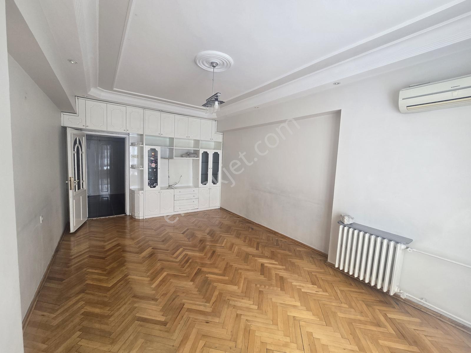 Sahabiye Merkezi Konumda Geniş Bakımlı 3+1 Kiralık Daire - Görsel 12