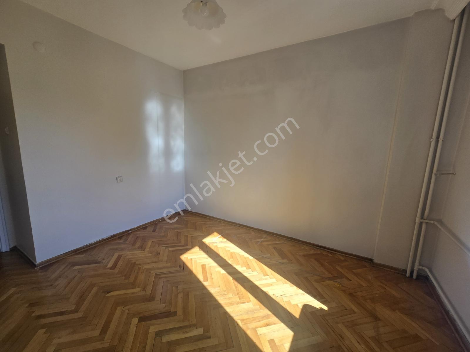 Sahabiye Merkezi Konumda Geniş Bakımlı 3+1 Kiralık Daire - Görsel 14