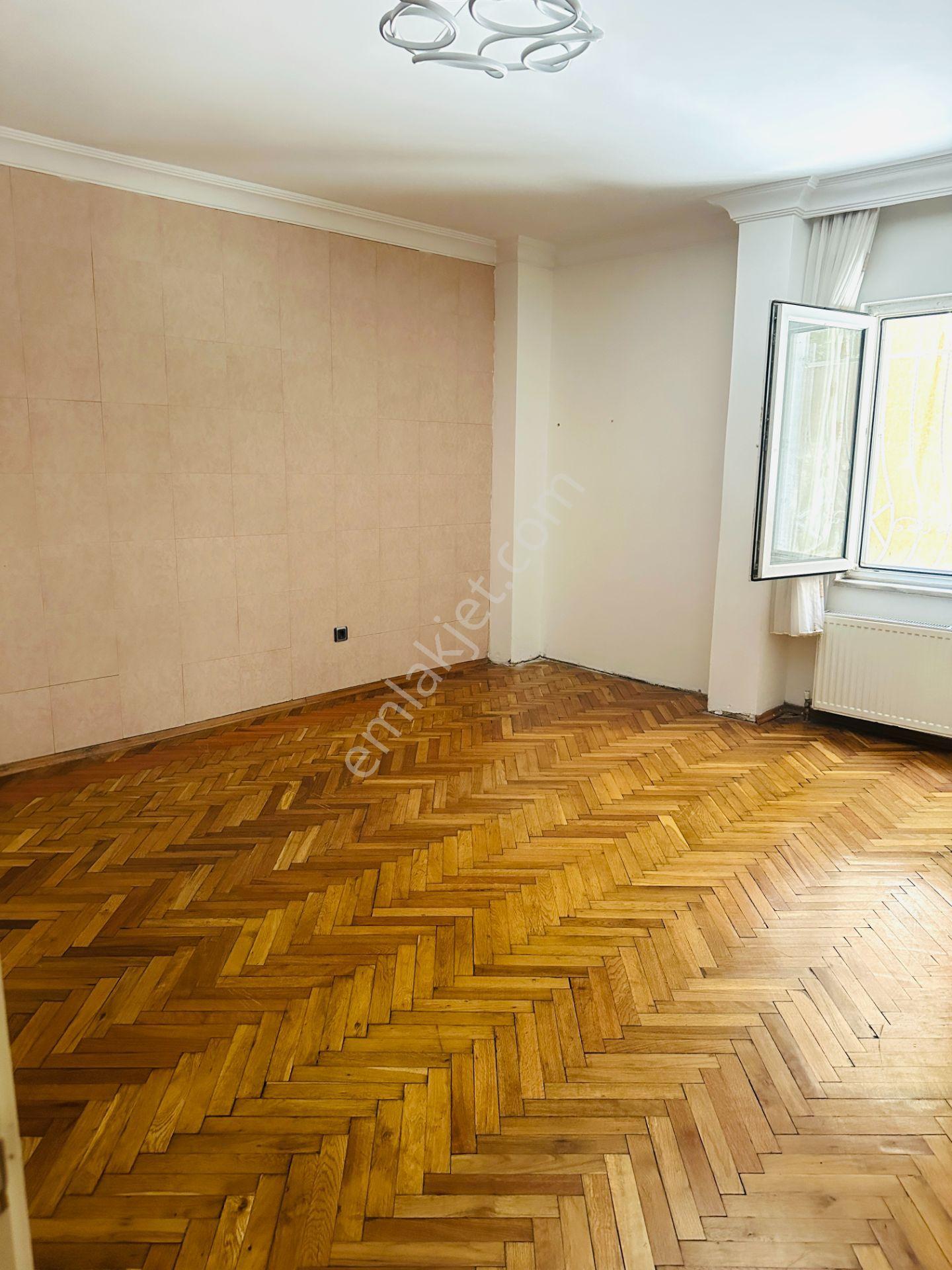 Tarabya Sanatçılar Sitesinde 3+1 200 Metrekare Muhteşem Satılık Bahçe Katı - Görsel 6