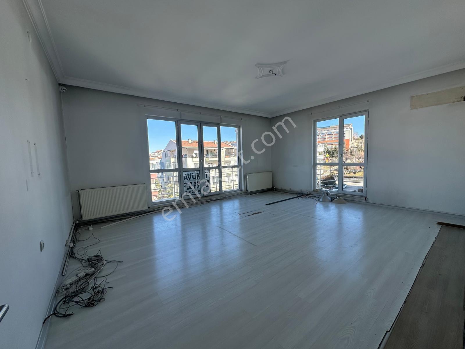 Emlak Danışmanım'dan║batı Adliyesi Karşısında║lüx Sitede Kiralık - Görsel 3
