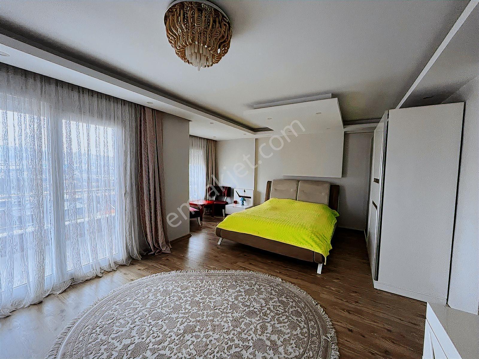 İzmir Gaziemir Beyazevlerde Satılık 3 Katlı Müstakil 7+1 Villa - Görsel 14