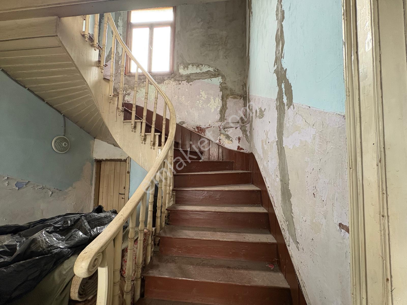 Beykozda Boğaz Manzaralı Bahçeli Satılık 2. Derece Tarihi Köşk - Görsel 15