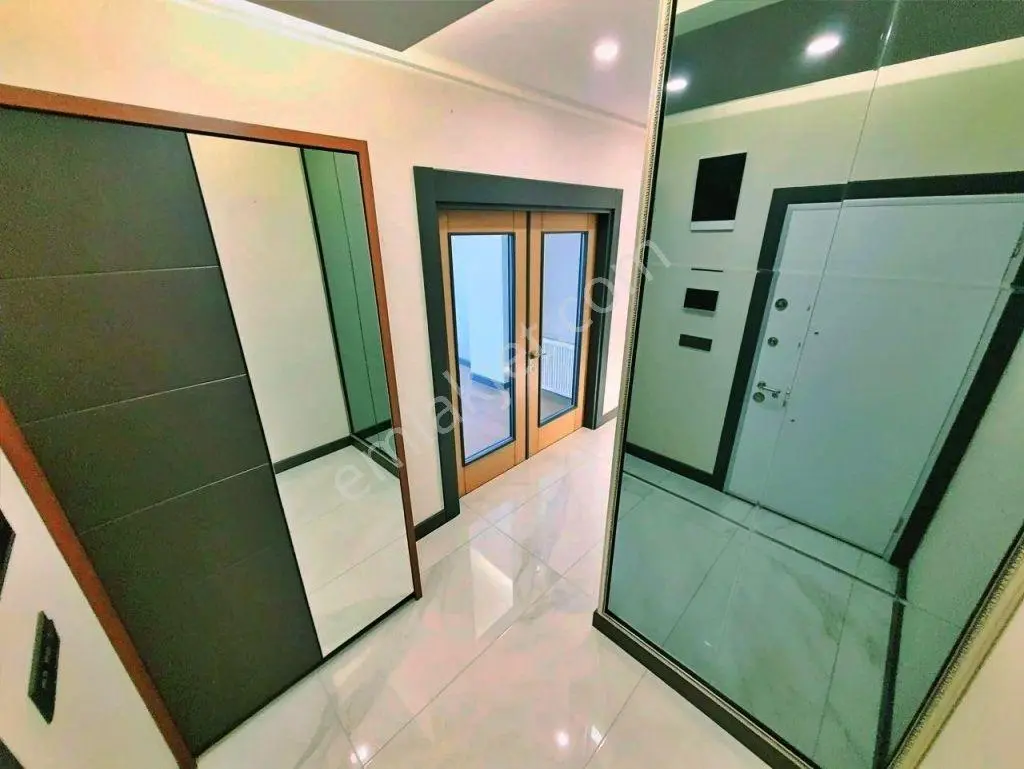 Uytundan Edremit Gazicelalde Lüx Site Kapalı Otoparklı 3+1 Daire - Görsel 5