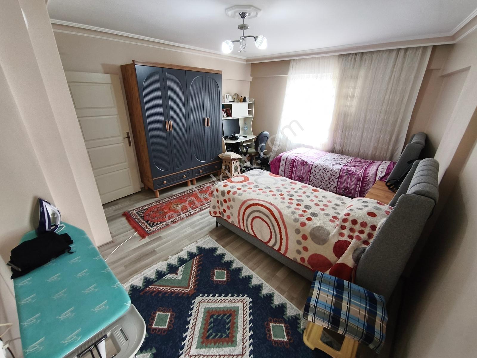 Yükseltepe'de Cadde Üzeri Geniş Kullanım Ön Cephe 140m² 3+1 Acil - Görsel 31