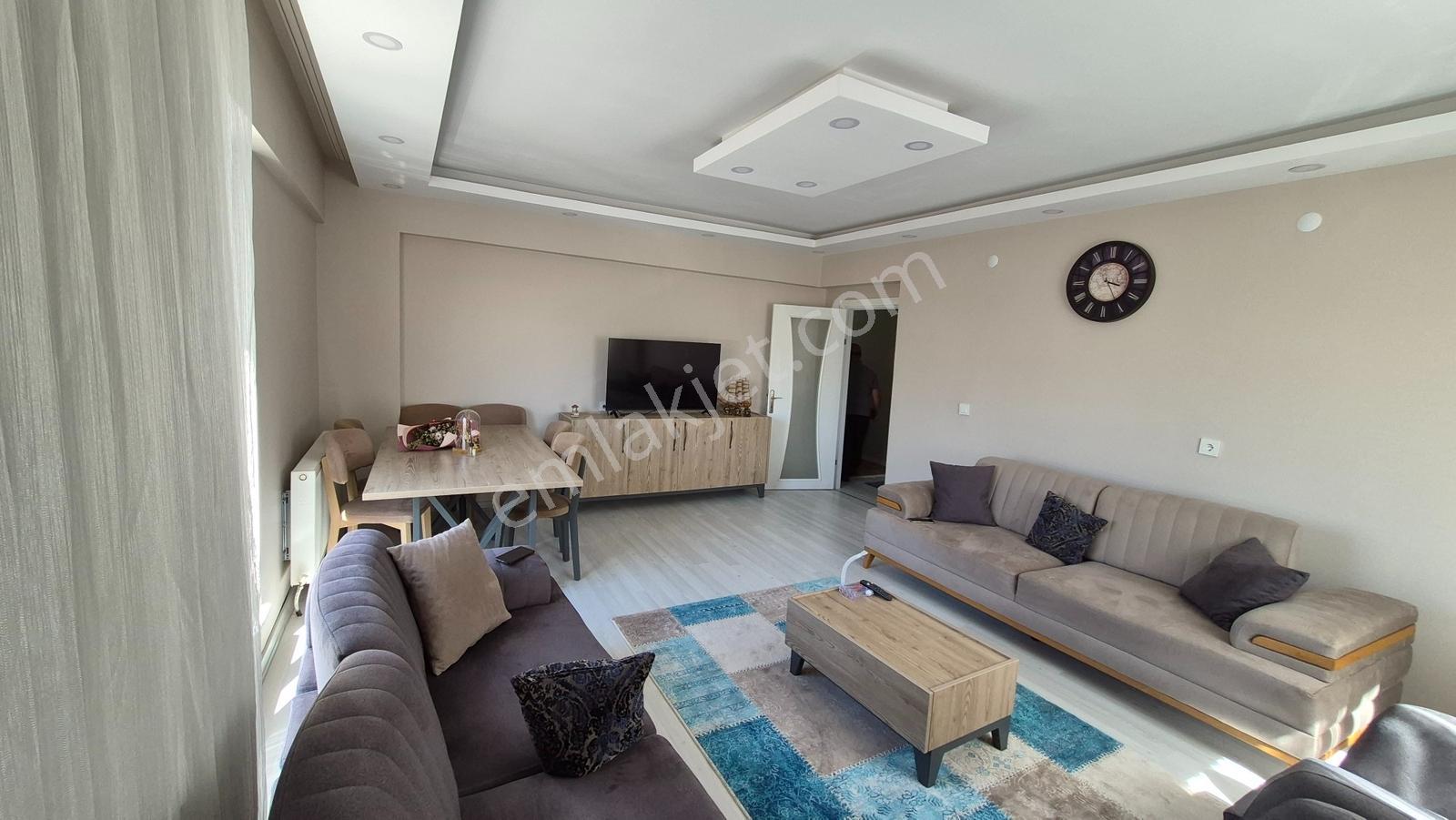 Sb Gayrimenkul'den Huzur Mahallesi 3+1 Satılık Daire
