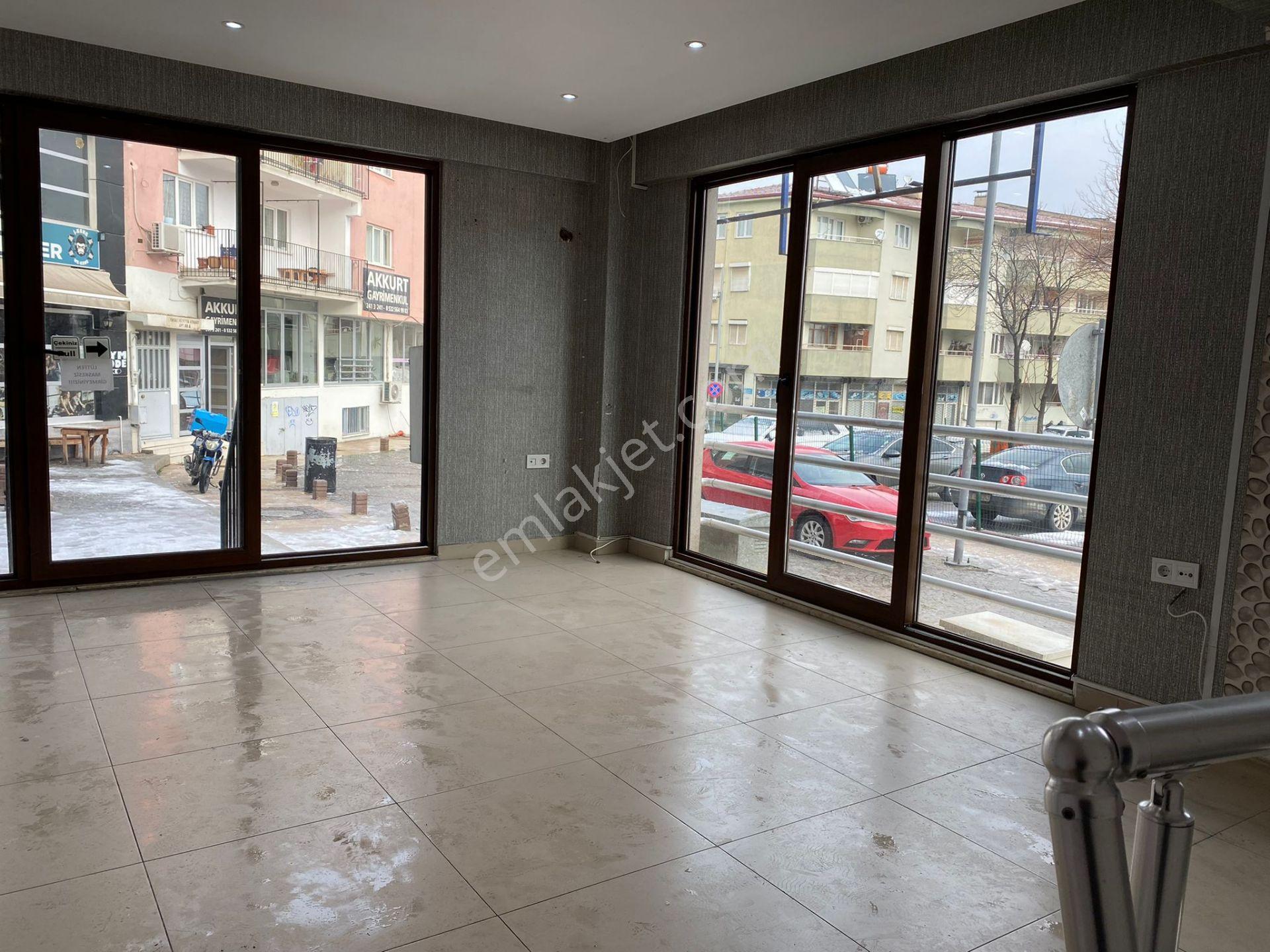 Ender Uysal Gayrimenkulden Çınarda Kiralık İşyeri