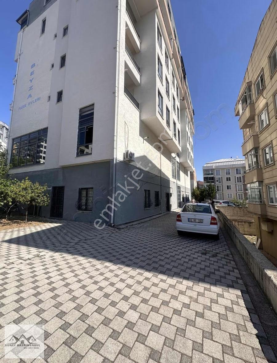 Güney'den Dumluğınar Da 1+1 Geniş Eşyasız Kiralık Daire - Görsel 17