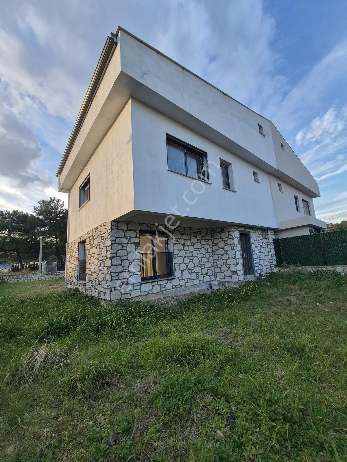 Urla Kuşçular'da 4+1 Satılık Müstakil Villa