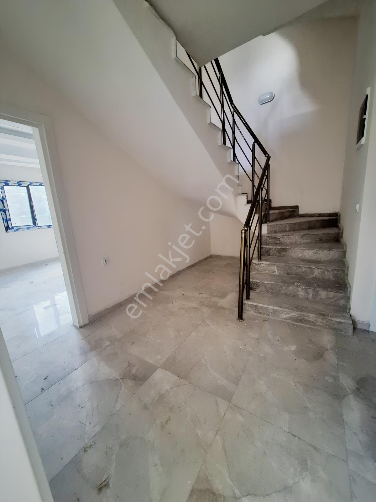 Urla Kuşçular'da 4+1 Satılık Müstakil Villa - Görsel 11