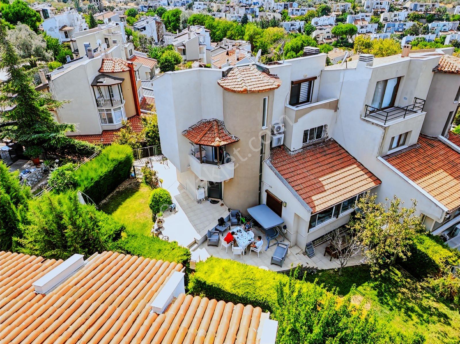 Urla Binkonutlarda Havuzlu , Doğa Manzaralı Muhteşem Ev - Görsel 14