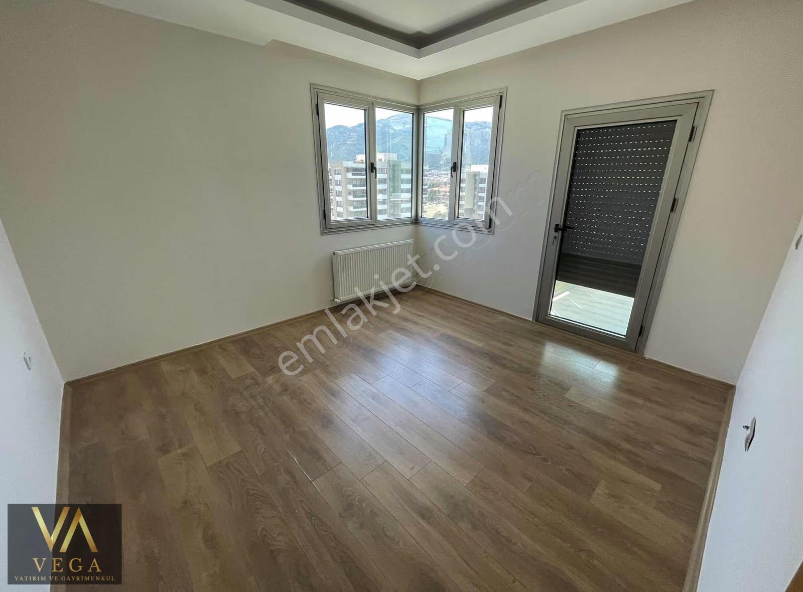 Güzelyurt Mahallesi Site İçinde Kiralık 4+1 Arakat Daire - Görsel 23