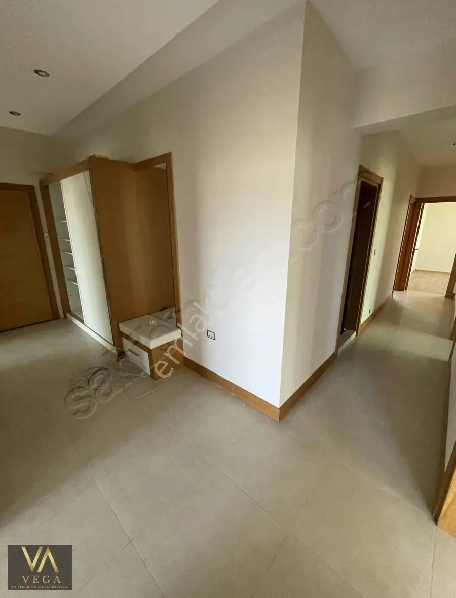 Güzelyurt Mahallesi Site İçinde Kiralık 4+1 Arakat Daire - Görsel 5