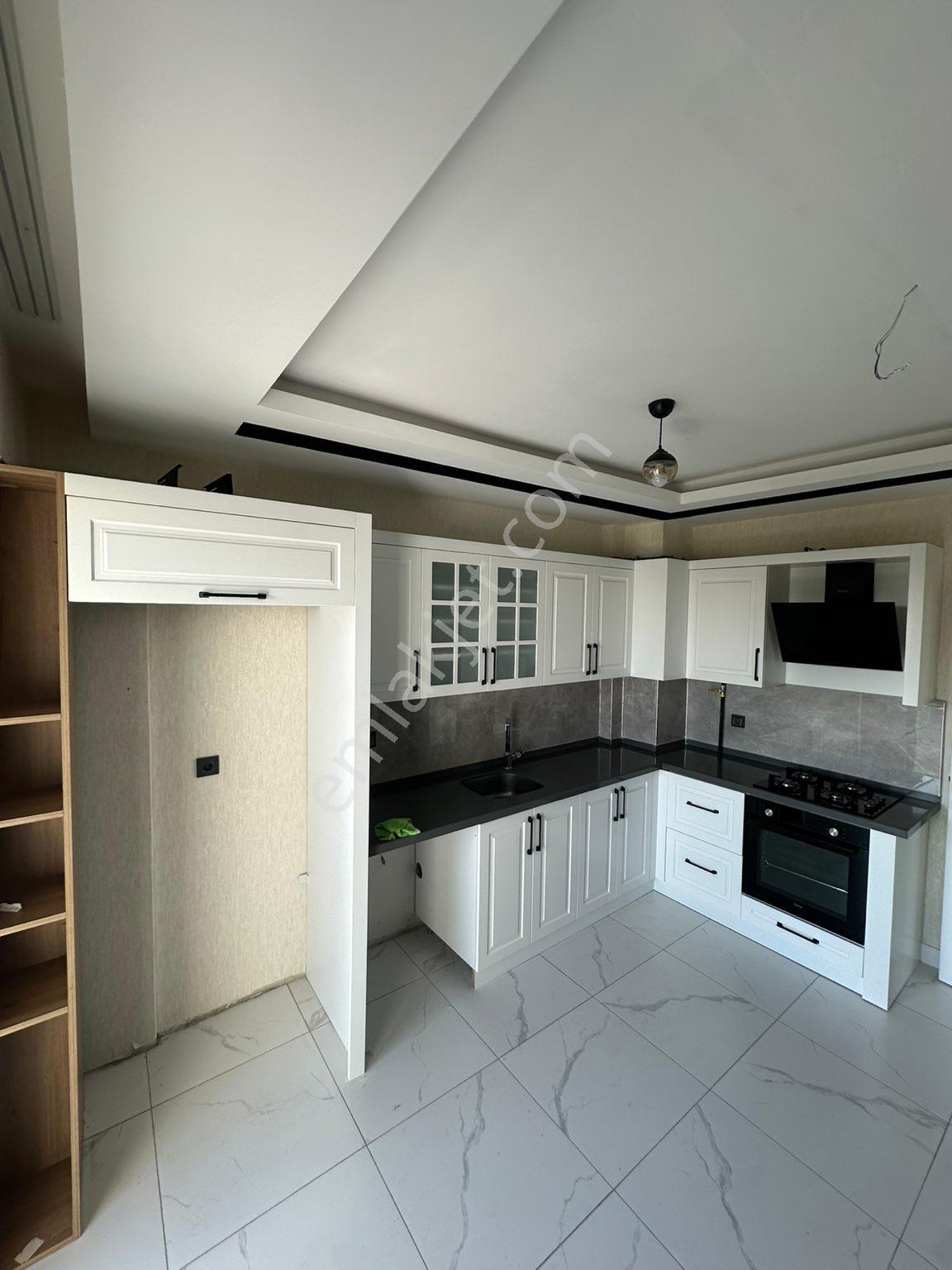B.kumköprü Cad. 1parsel İçerde Lüks Site İçi Arakat 2+1