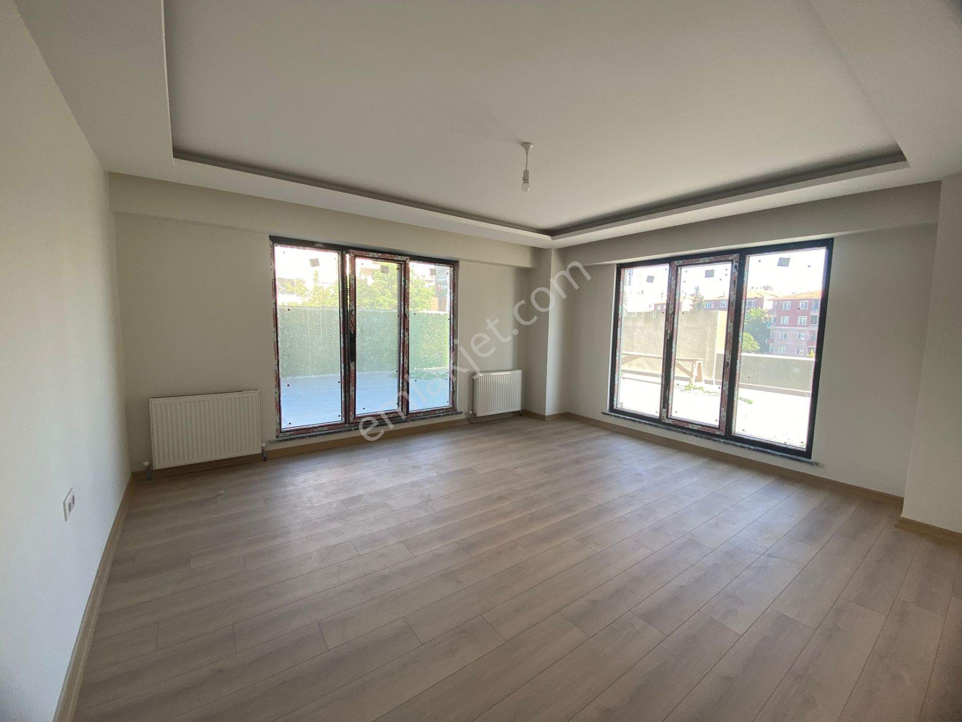 Hükümet Konağı Karşısı Otopaklı Sitede 2,5+1 Dev Teraslı Daire - Görsel 3