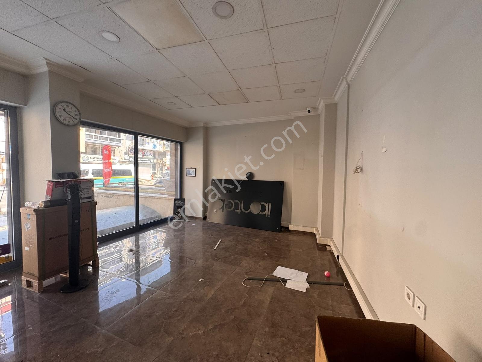 Caddesi Üzeri Kiralık Dükkan - Görsel 12