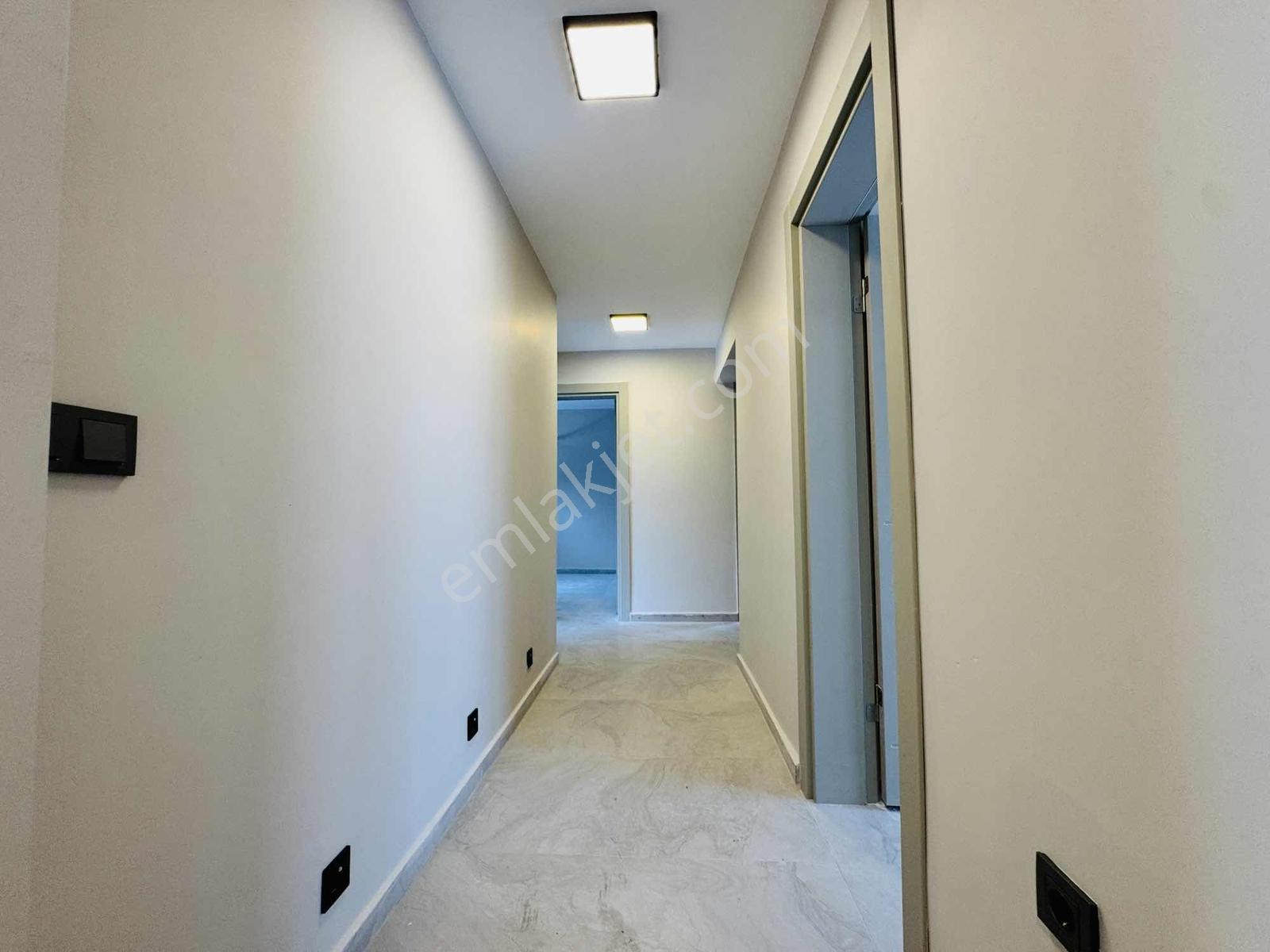 Kuşadası Davutlar'da Denize Sıfır Satılık 4+1 Müstakil Villa - Görsel 11
