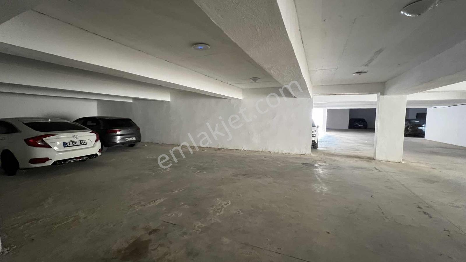 Kızıltoprak Florya Park Sitesinde Kiralık 1+1 Daire - Görsel 12