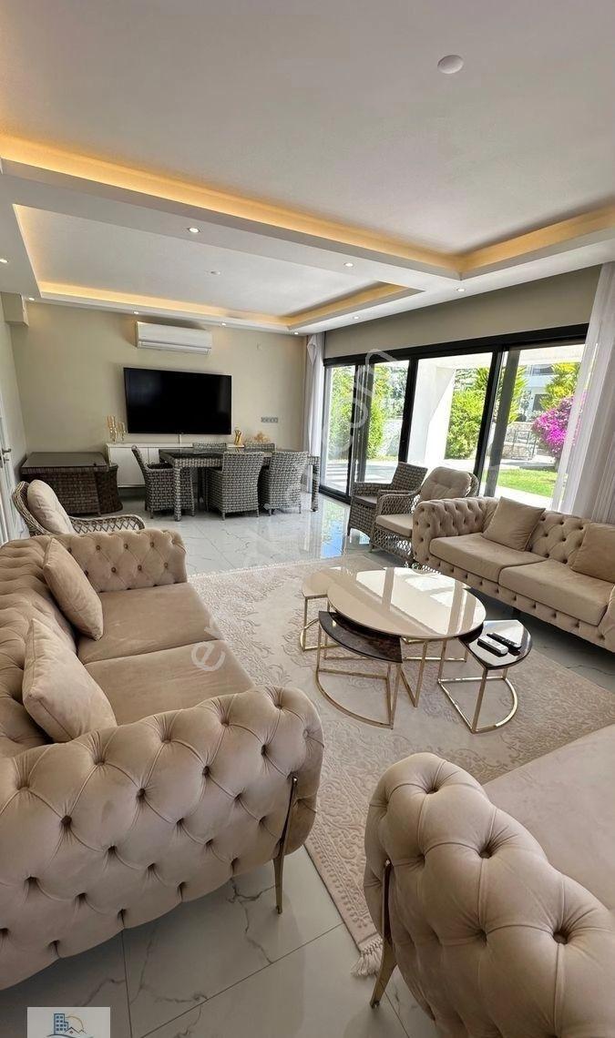Efeler Mah 500 Mt Arsa İçinde Tam Müstakil Havuzlu Full Eşyalı 4+1 Lüks Villa - Görsel 9