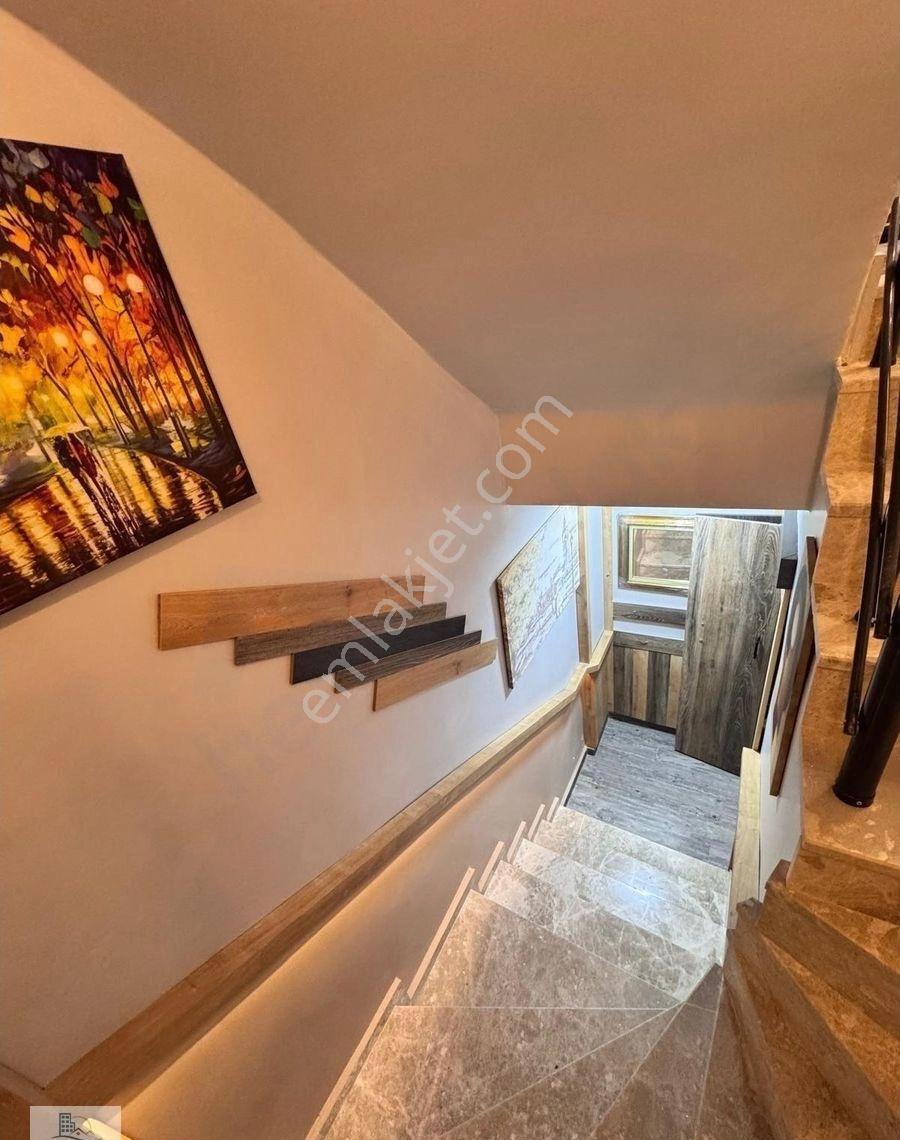 Hisar Mahallesinde Deniz Manzaralı Havuzlu Full Eşyalı 3 + 1 Villa - Görsel 6
