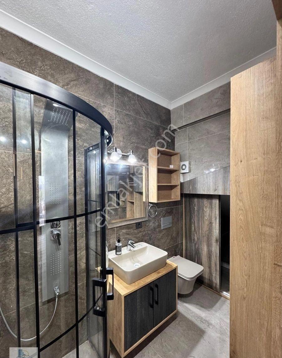Hisar Mahallesinde Deniz Manzaralı Havuzlu Full Eşyalı 3 + 1 Villa - Görsel 2