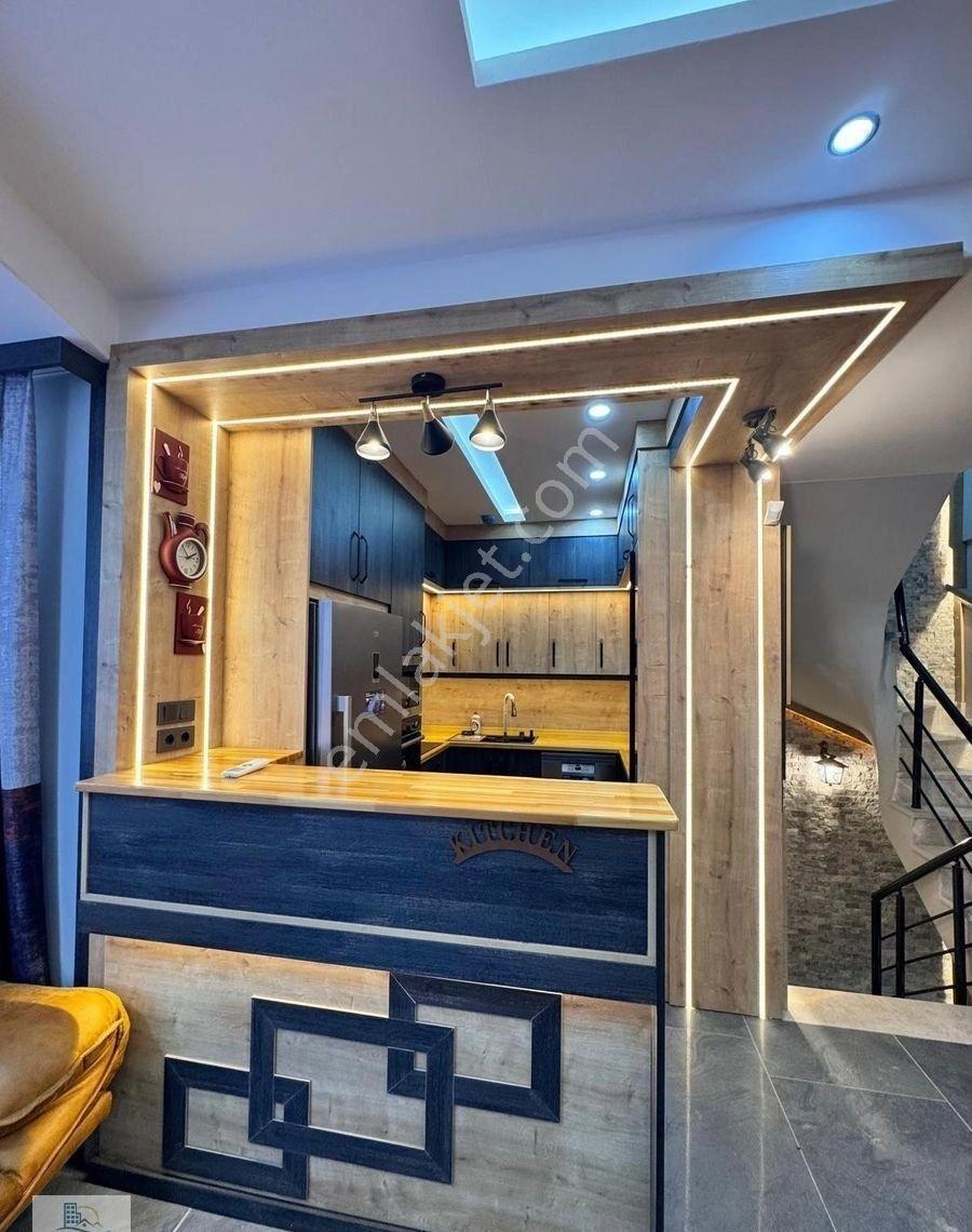 Hisar Mahallesinde Deniz Manzaralı Havuzlu Full Eşyalı 3 + 1 Villa - Görsel 14